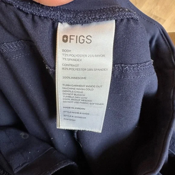 FIGS Kade Cargo Scrub Pants in Navy, size XXS Tall - Picture 4 of 6